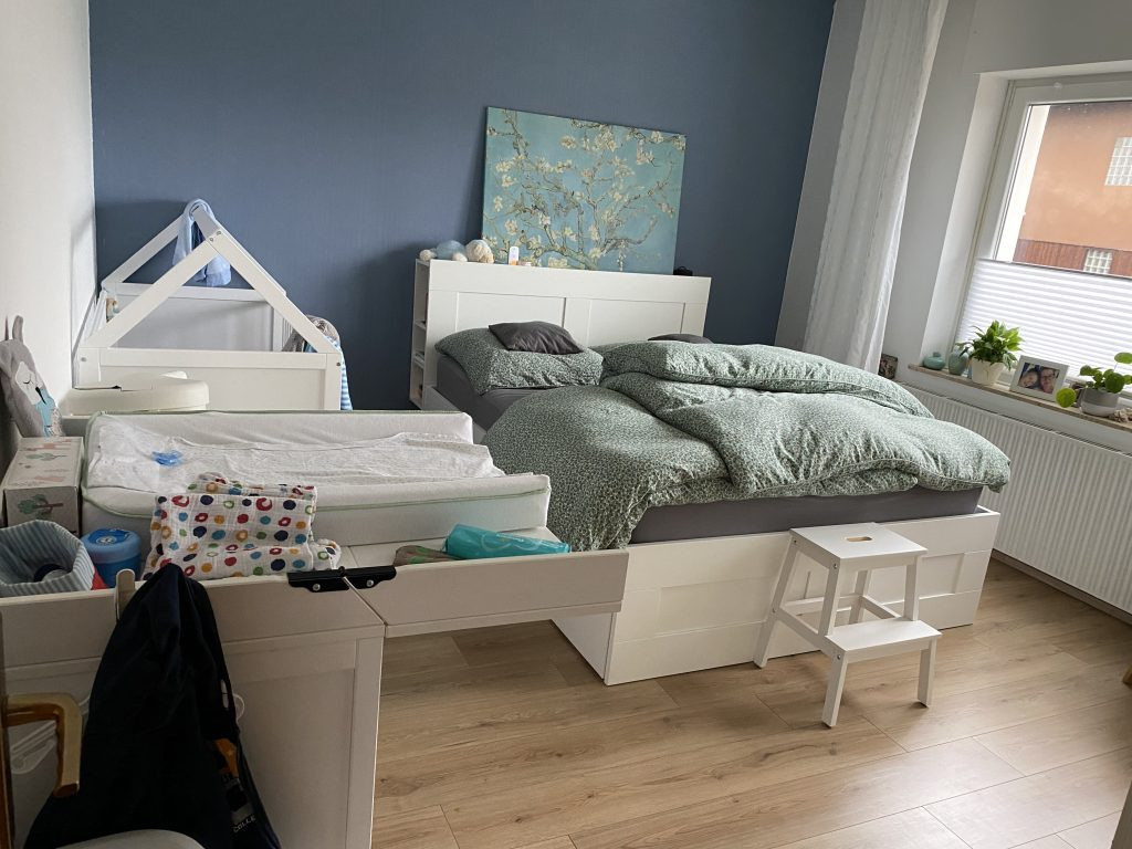 Ein)Blick In 32 Echte Familien-Schlafzimmer - Lächeln Und Winken throughout Babyzimmer Und Schlafzimmer In Einem