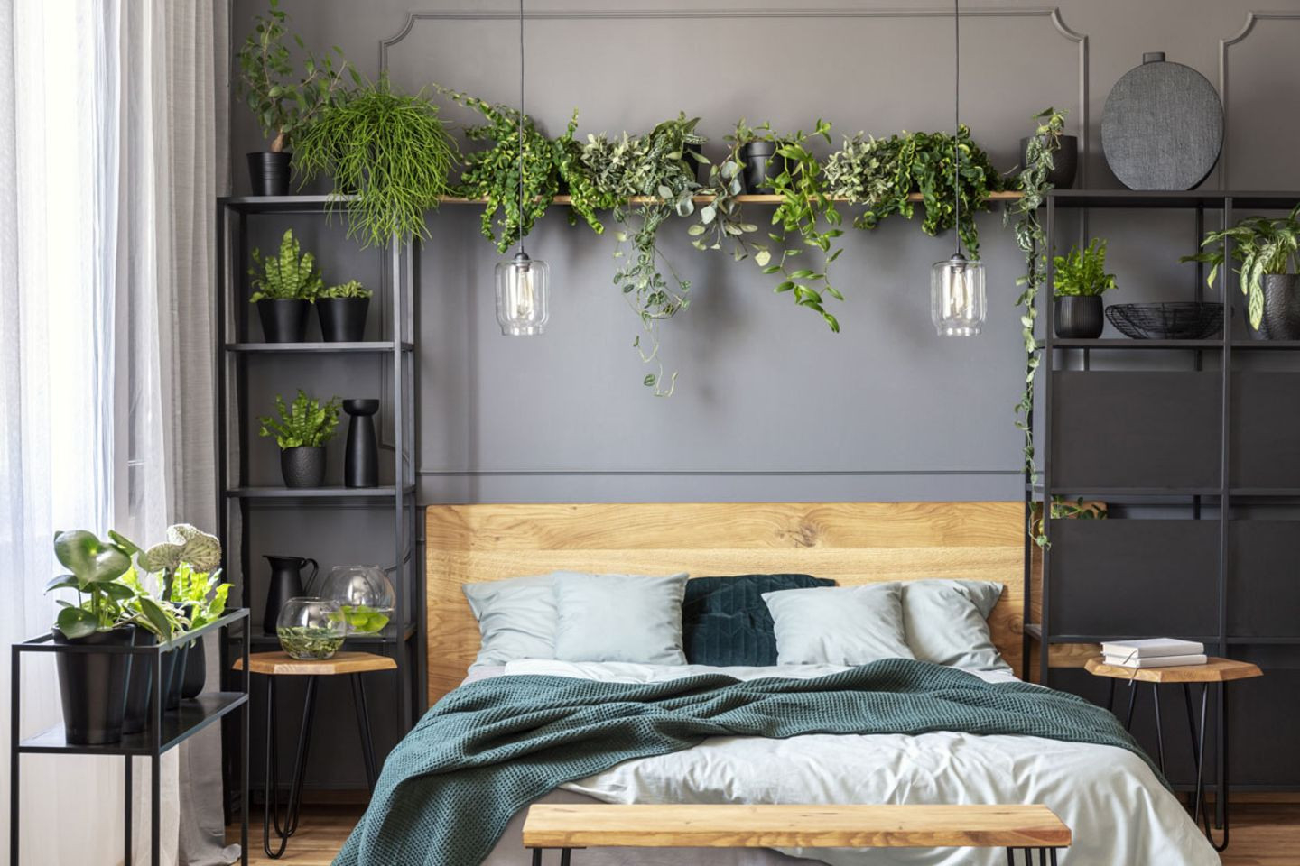 Gemütliches Schlafzimmer Mit Pflanzen - [Schöner Wohnen] pertaining to Schlafzimmer Blumen