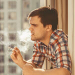 Kiffen, Rauchen, Feiern: Was Ist Auf Dem Eigenen Balkon Erlaubt In Rauch Vom Nachbarn Zieht Ins Schlafzimmer