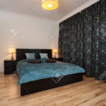 Modernes Interieur Türkis Bett In Einem Neuen Schlafzimmer Intended For Schlafzimmer Braun Türkis