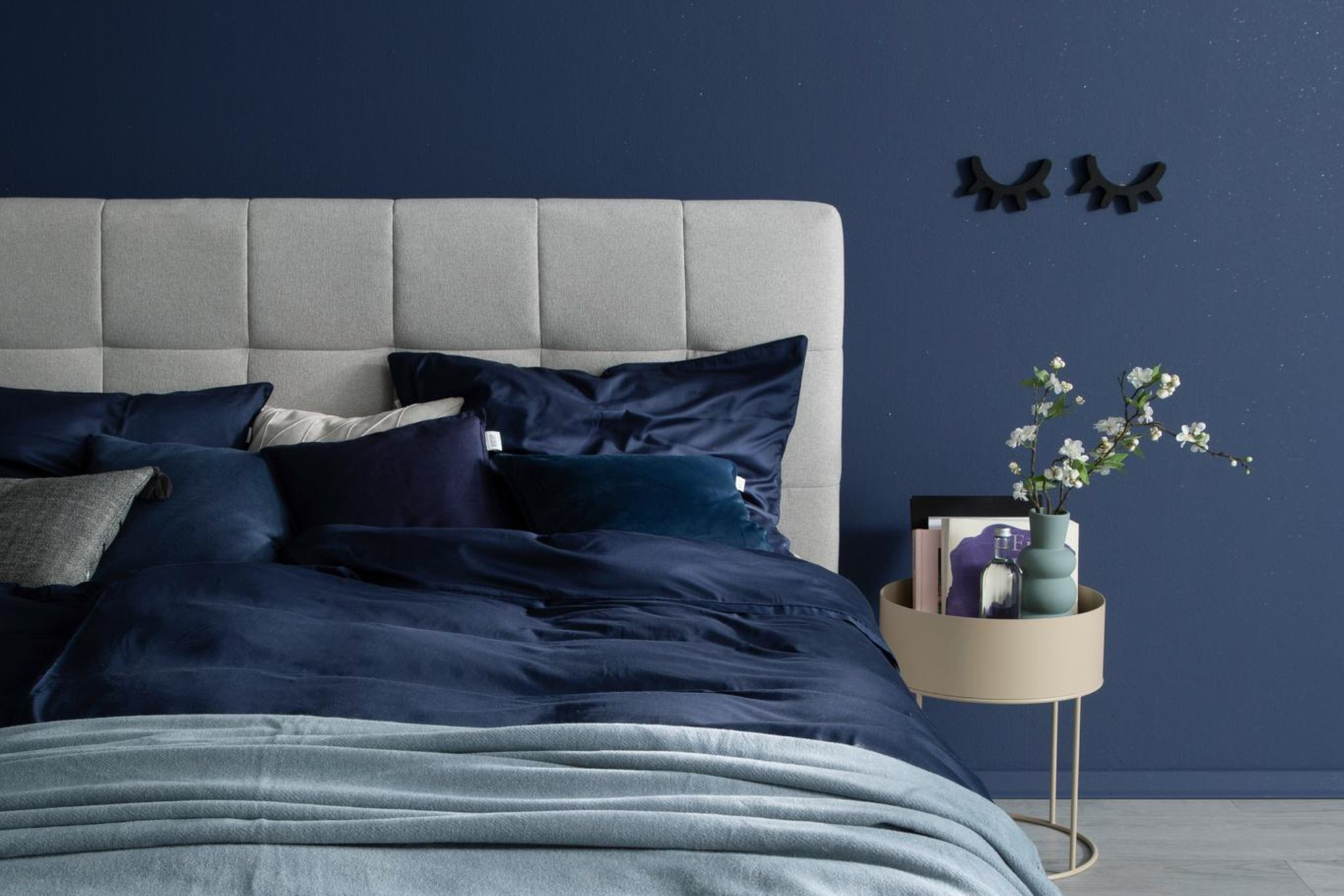 Schlafzimmer In Blau Einrichten: Ideen &amp; Inspiration - [Schöner in Schlafzimmer Blaue Wand