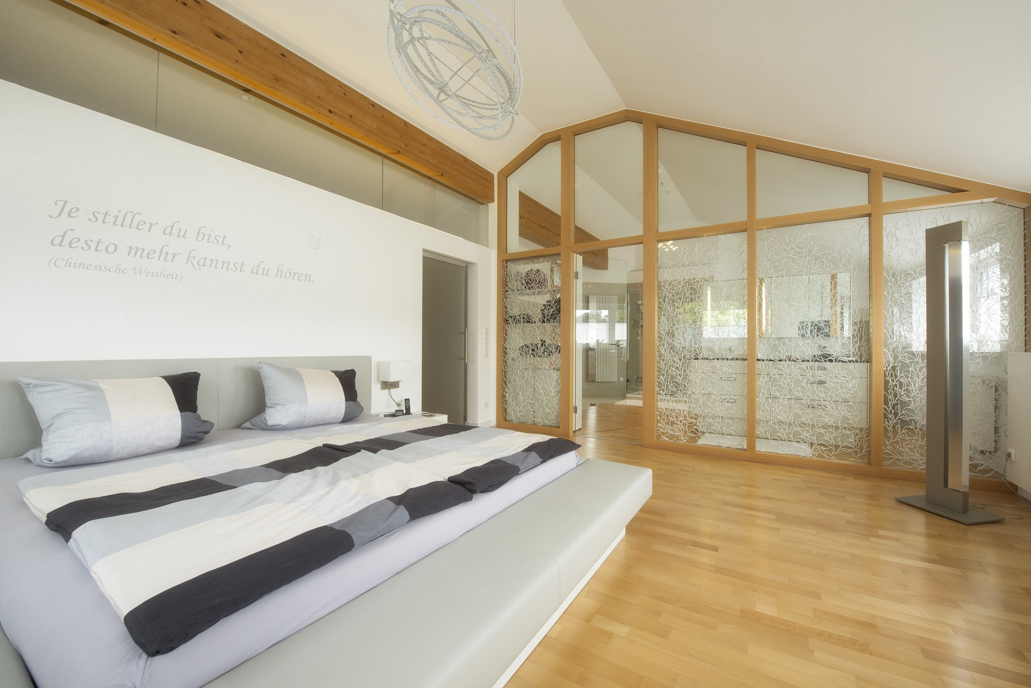 Schlafzimmer Mit Ankleide &amp; En-Suite-Badezimmer - Träume – Ideen intended for Schlafzimmer Mit Bad Und Ankleide