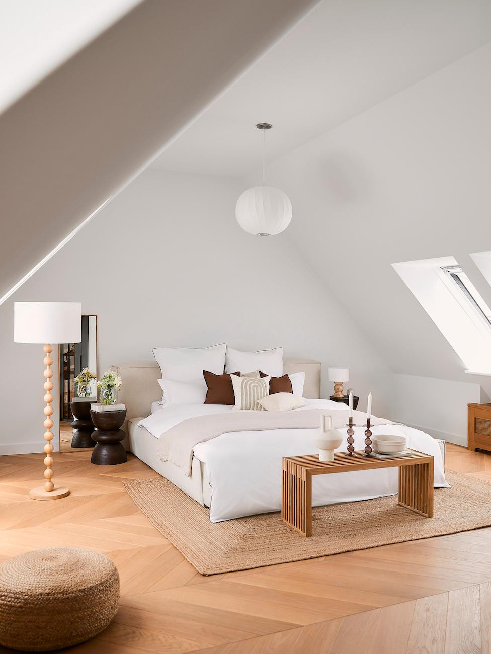 Schlafzimmer Mit Dachschräge: 10 Tipps Und Produkte | Westwing throughout Schlafzimmer Dachschräge Farbe