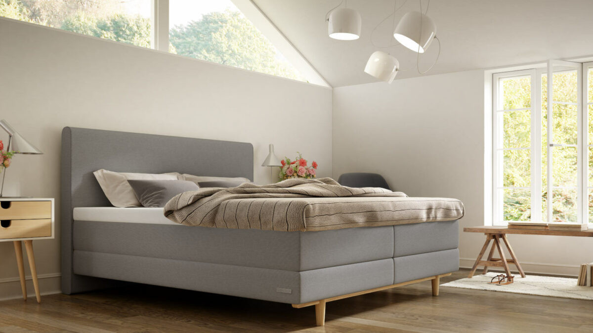 Schlafzimmer Mit Dachschräge Einrichten | Polster Fischer inside Schlafzimmer Mit Extremer Dachschräge